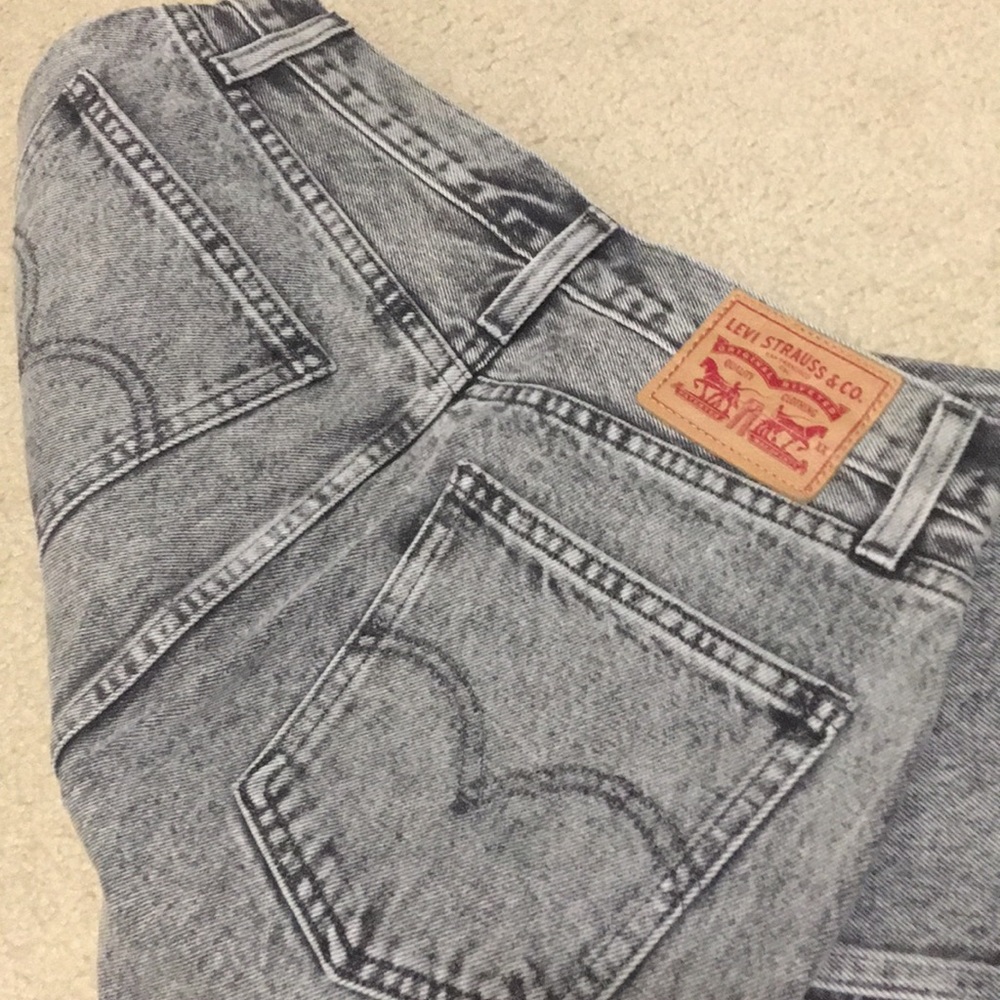 Levis - Picture 4 of 4